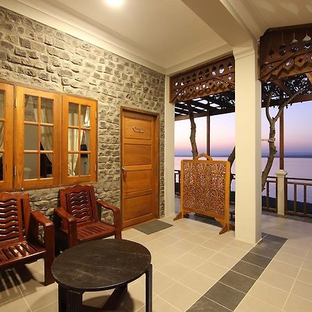 Salay River View Inn Sale Esterno foto