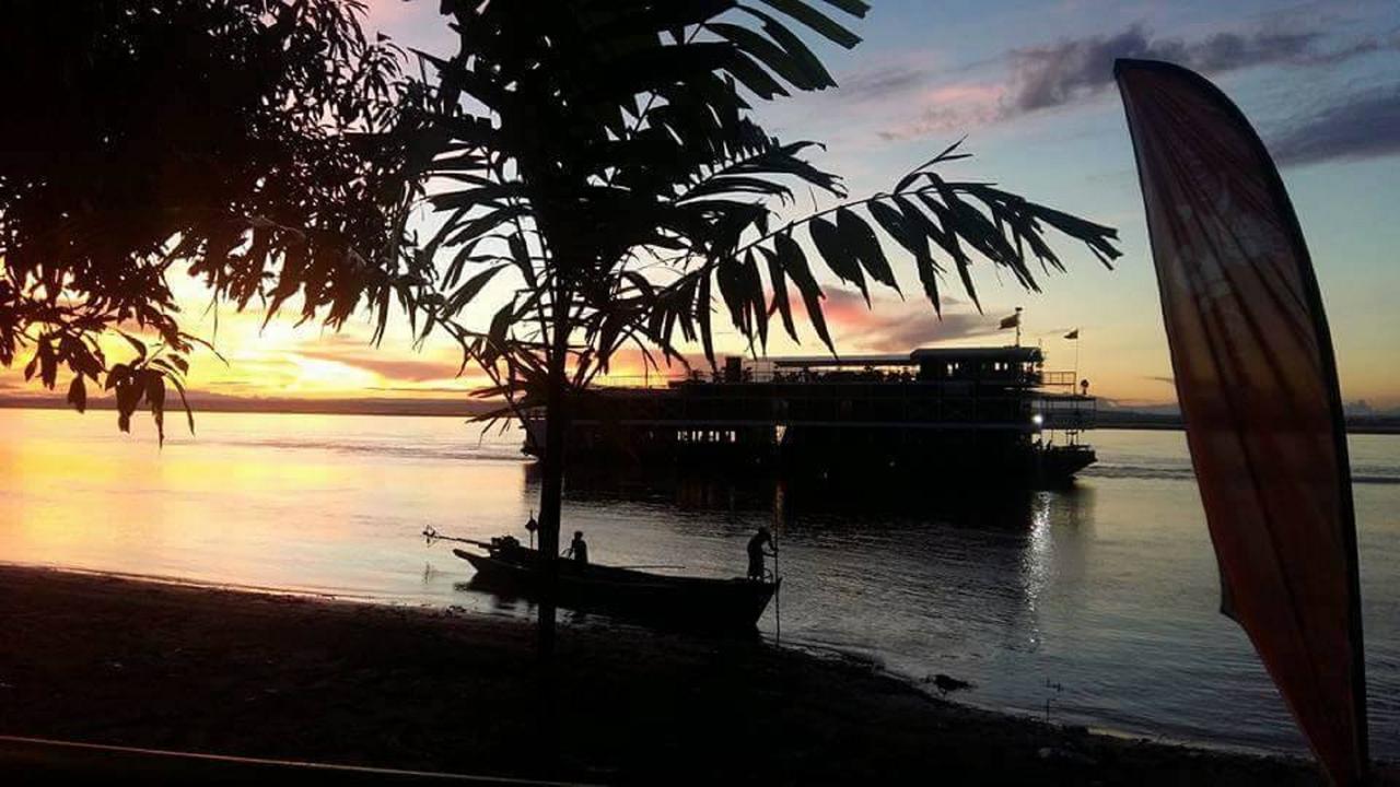 Salay River View Inn Sale Esterno foto