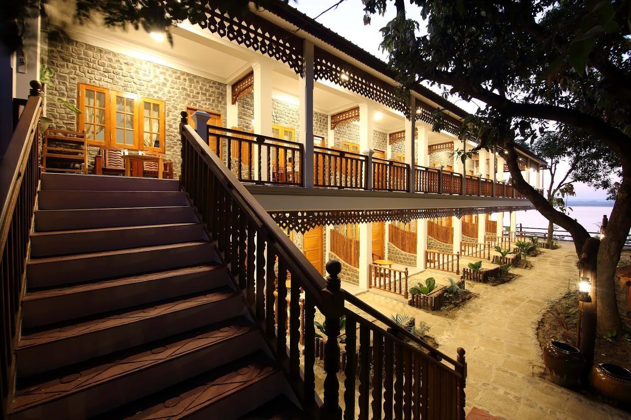 Salay River View Inn Sale Esterno foto
